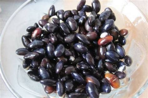 黑豆怎么吃好吃有营养，黑豆的四种吃法与食用禁忌 - 花语网