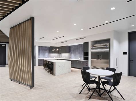 Bexar County Nueva Parking Garage - Joeris General Contractors