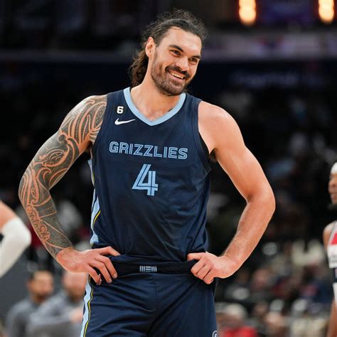 Steven Adams: Jason momoa| Siblings| Mural| Family - sportsjone