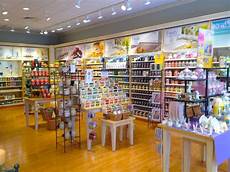 candele shop yankee candle co opening stores across canada candele shop yankee candle co opening stores across canada