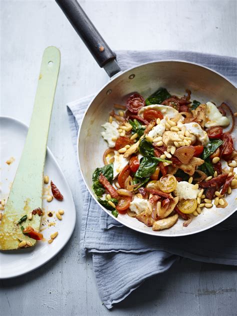 Joe wicks cheesy chorizo chicken and spinach recipe – Artofit