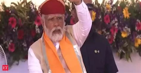 congress: CM, his MLAs don’t trust each other, says Narendra Modi in ...