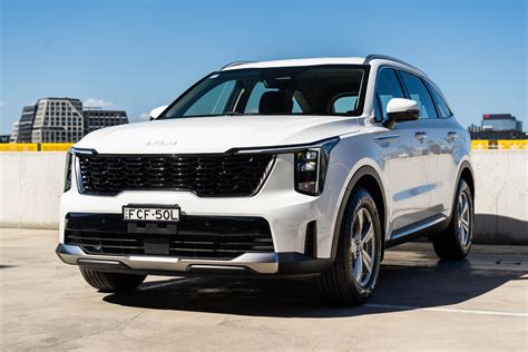 The large SUVs with the best fuel economy | CarExpert