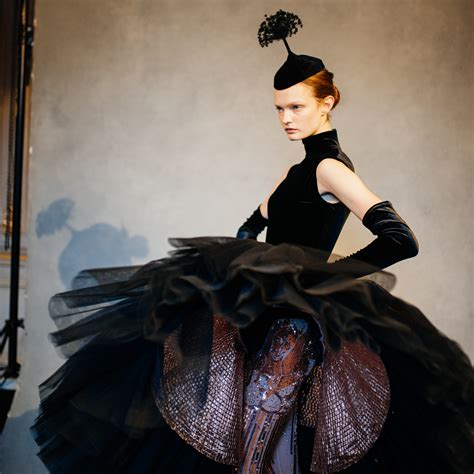 Get the look: Cover girl Katrina’s tousled waves | Vogue India