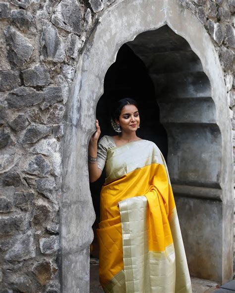 Yellow Kanjivaram Silk Saree T587573