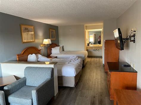 QUALITY INN & SUITES ORLANDO EAST - UCF AREA - Hotel Reviews, Photos ...