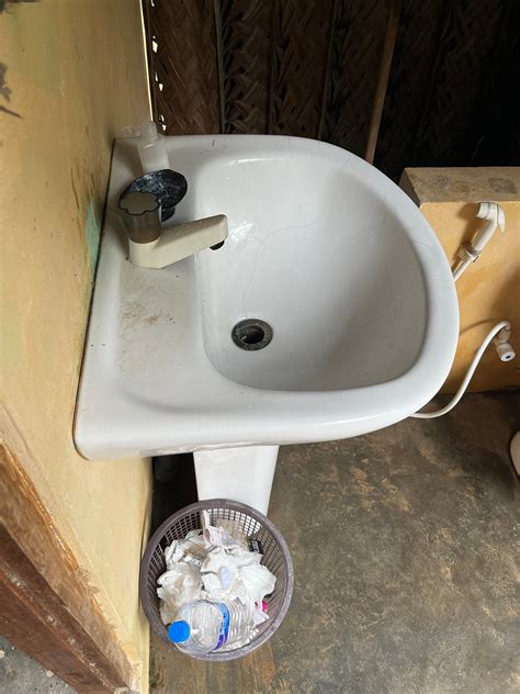 WINDY WAVES KITE BEACH & NATURE RESORT (Kudawa) - Inn Reviews, Photos ...