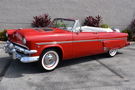 1954 Ford Sunliner | Ideal Classic Cars LLC