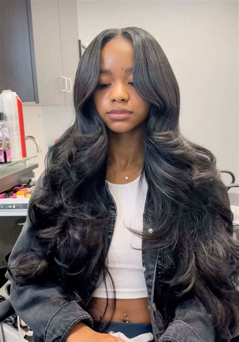 @αɾιƙσȥαɾƚ | Quick weave hairstyles, Middle part curls, Sew in hairstyles