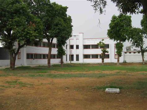 Shri B.M.Shah College of Pharmaceutical Education and Research