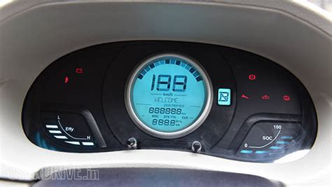 2016 Mahindra e-Verito first drive review - Overdrive