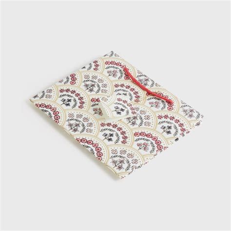 Buy Aero Paper Gift Bag with Tag from Home Centre at just INR 199.0