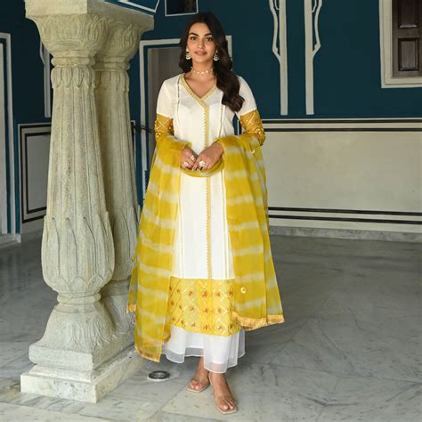 JANNAT SUIT SET – UrbanStree