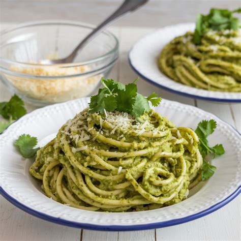 Easy Green Spaghetti Recipe in 20 Minutes