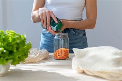 Feche em recipientes de alimentos com zero desperdício | Foto Grátis