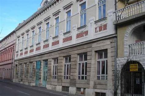 Mostar: Upis članova na radionice gitare i klavira u Pavarottiju ...