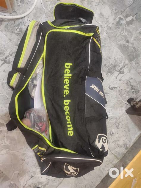 Cricket kit bag - Sports Equipment - 1801779865