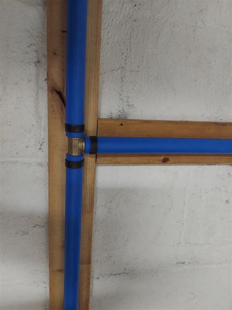 SharkBite 2-in PEX Crimp Brass Tee UC0854 at Lowes.com