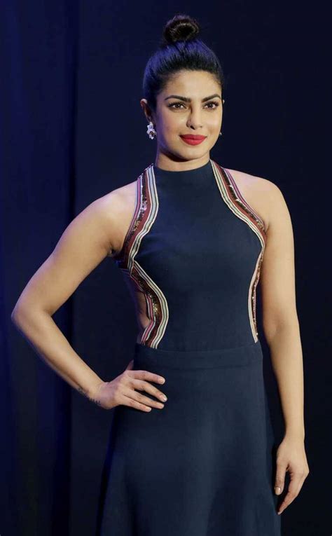 Bollywood divas rock top knots with panache | Femina.in