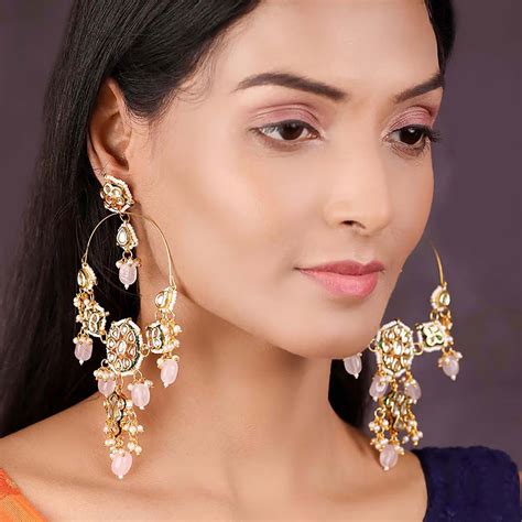 #FestiveSeason: 10 Gifting Ideas For The Host Under INR 3,000 | LBB