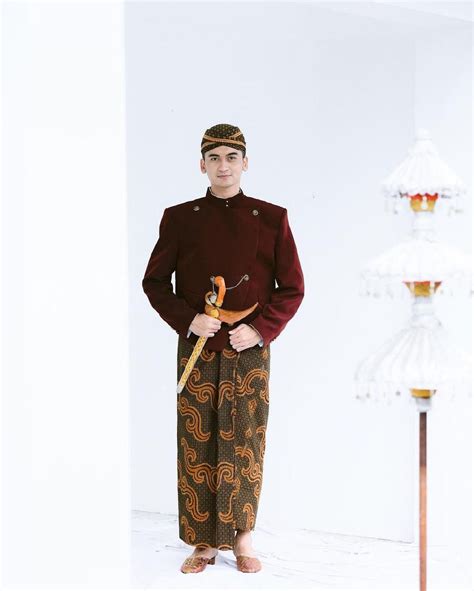 Jawa - Indonesia traditional clothing 🇮🇩 di 2024 | Pakaian tradisional ...