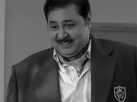 Film body requests PM to award Satish Shah Padma Shri