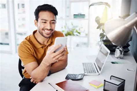 Free Stock Image Someone Using an App 的图像结果