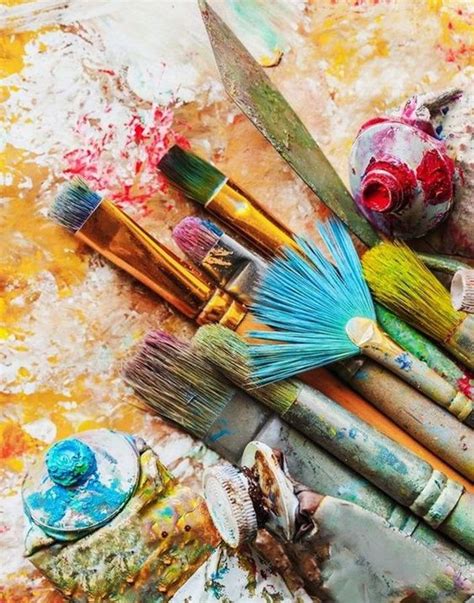 Exploring Painting Brushes: A Guide to Types and Uses