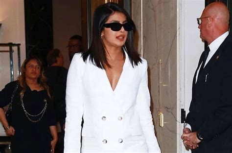 Priyanka Chopra takes NYC on a glamorous ride in stunning mini blazer ...