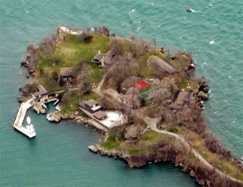 Lagniappe's Lair: Lake Erie oddities: Rattlesnake Island