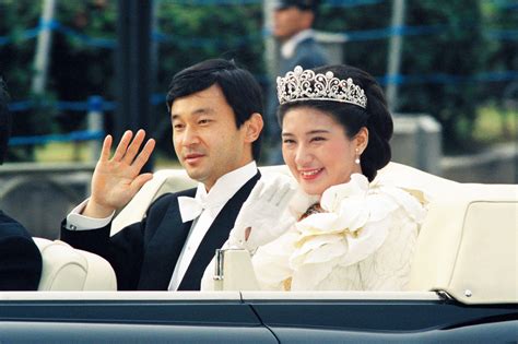 1993年、結婚の儀のパレードで沿道の人たちに手を振る皇太子ご夫妻（当時）（2/26）－皇后雅子さま 57歳の誕生日 皇后雅子さま 57歳の ...