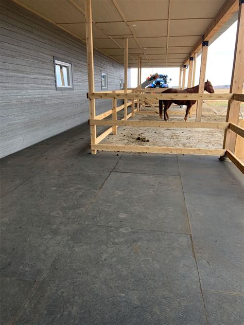 DuraRUBBER® - Equine & Livestock Mats | Rubber Flooring