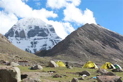 Himalayan snow runner