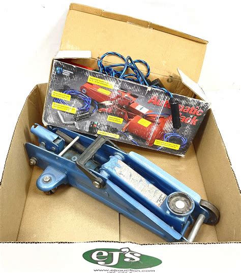 Lot - (2pc) Automotive Floor Jacks