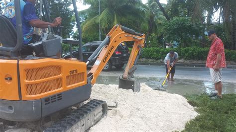 Latter-day Saints Help with Kiribati Independence Day Preparations