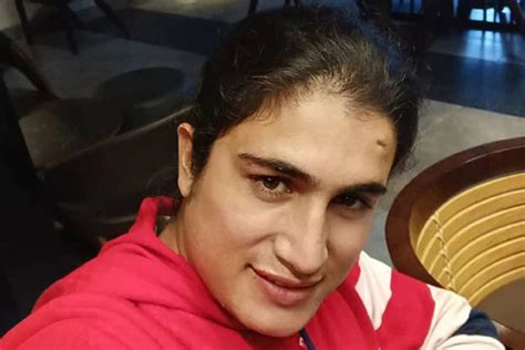 Kashmir girl Jasia Akhtar got 20 lakh rupees in WPL auction, childhood ...
