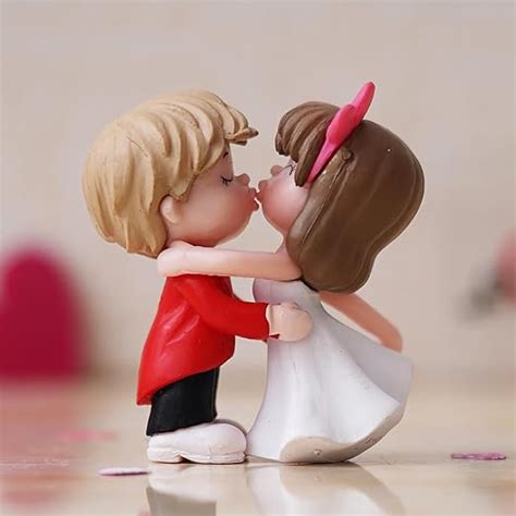 Buy eCraftIndia Valentine Gift for Girlfriend Boyfriend | Kissing ...