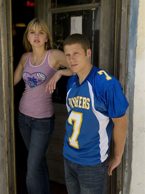 Friday Night Lights Photo: Aimee Teegarden as Julie Taylor and Zach ...