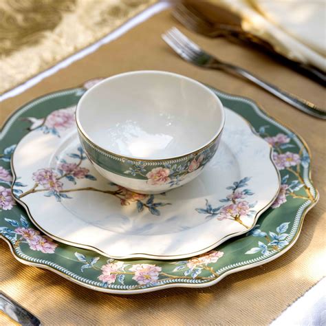 Victorian Green 18 Pcs Dinner Set – Vigneto