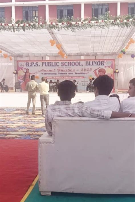 RPS पब्लिक स्कूल बिजनौर में धूमधाम से मनाया गया वार्षिक उत्स