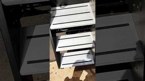 Lippert Solid Step Install 的图像结果