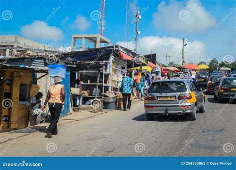 Ghana People in Town 的图像结果