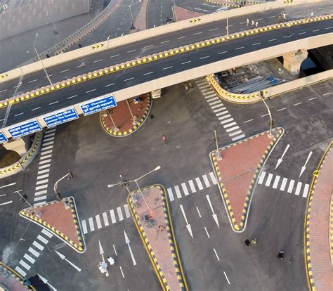 Mumbai gets India's first double decker flyover - Rediff.com Business