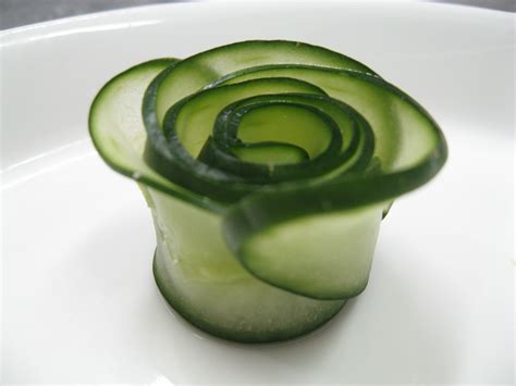 Veggie Flower | Food garnishes, Food garnish, Food crafts