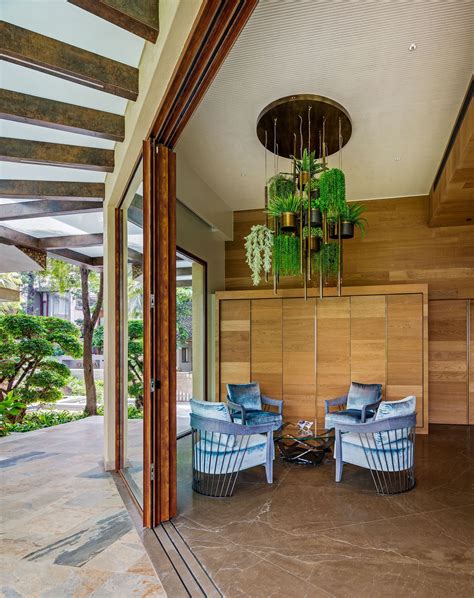 A bungalow in Bangalore extended to make room for socially-distanced ...