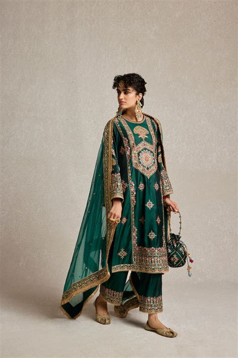 New Arrivals – Sureena Chowdhri