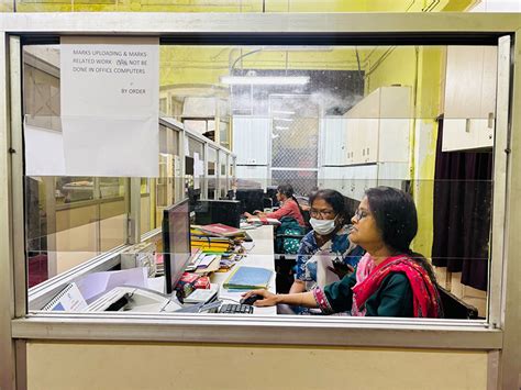 Bethune College : Office