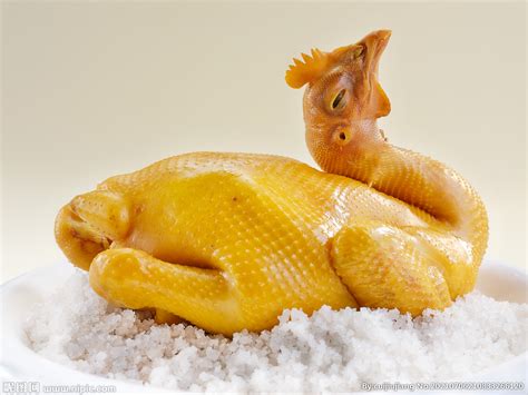肉质鲜嫩的盐焗鸡，在家也能做，简单快捷易上手，金黄诱人香味足_凯迪网资讯