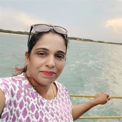 Divya - Hindi teacher - ₹350/h