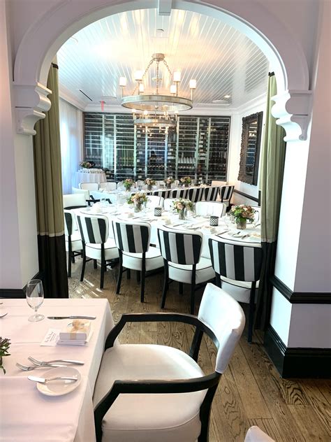 Las Vegas Bistro + Bar | Summerlin Patio Dining | Vintner Grill